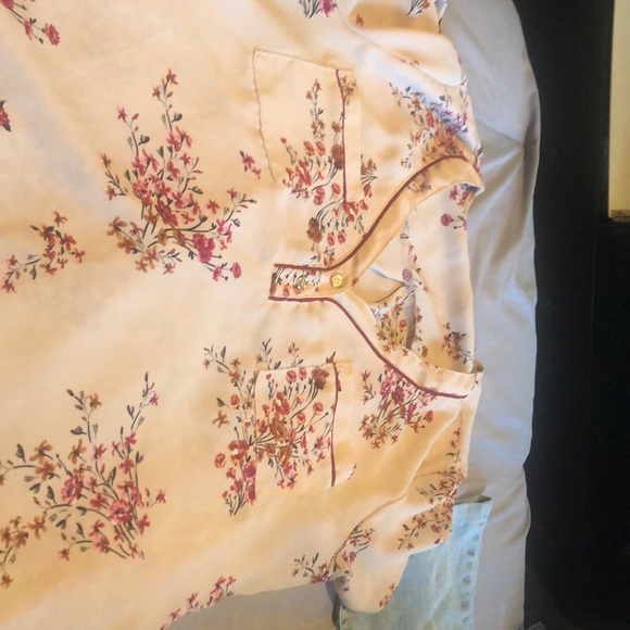 Top - Picture 2 of 4